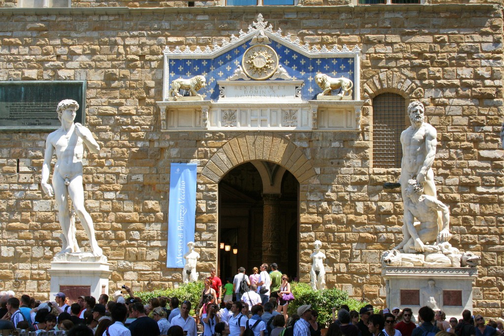 David sowie Herkules und Cacus vor dem Löwentor des  Palazzo Vecchio